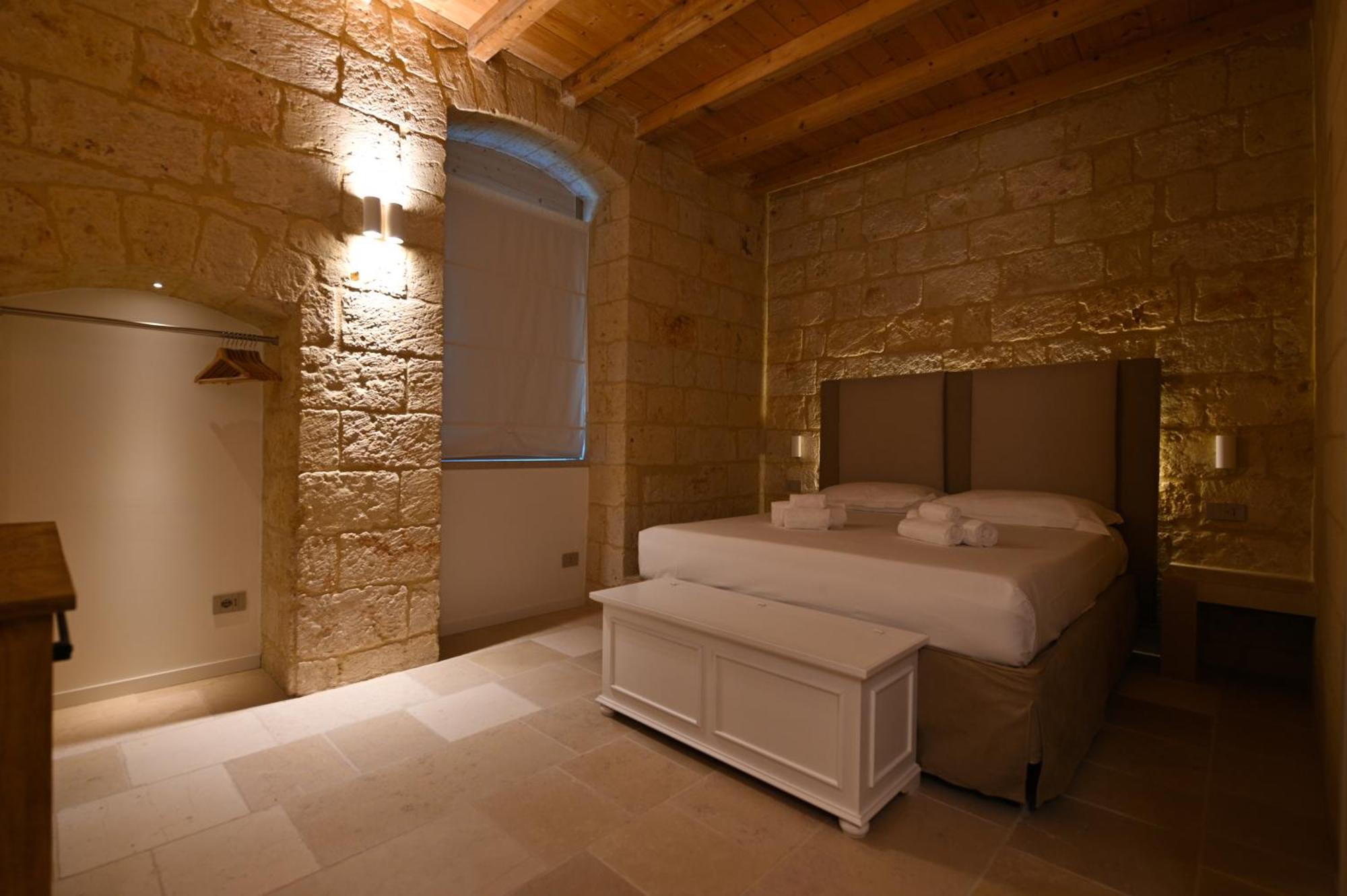 Palazzo Momi Bed & Breakfast Bari Exterior photo