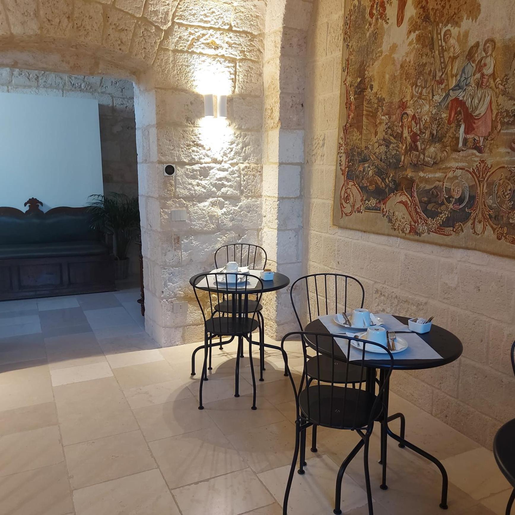 Palazzo Momi Bed & Breakfast Bari Exterior photo